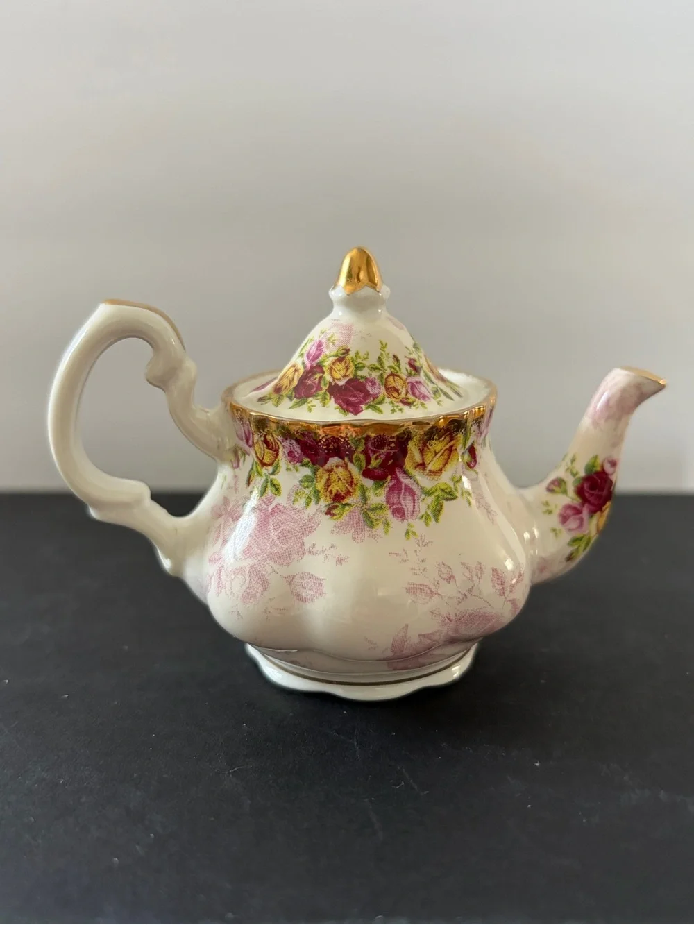 Royal Albert Old Country Roses Peach Damask Miniature Teapot Fine Bone China